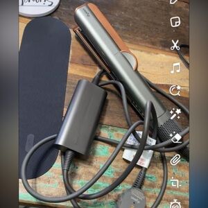 Dyson AirStrait. Brand new